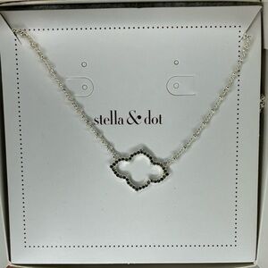 Stella & Dot Silver Clover Pendant Necklace